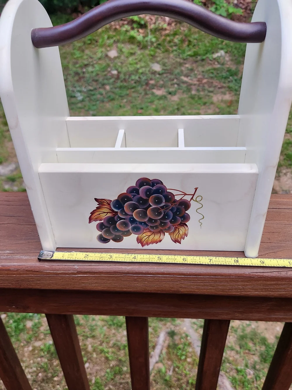Pomerantz Wooden Utensil Caddy with Grape Motif
